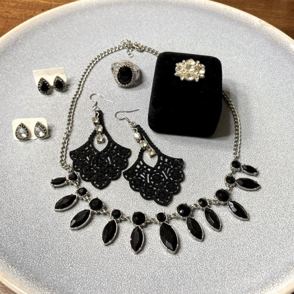 BUNDLE Necklace 3-Earrings Ring Bling ring box